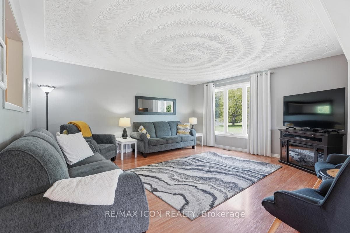 10810 Graham Road photo 11