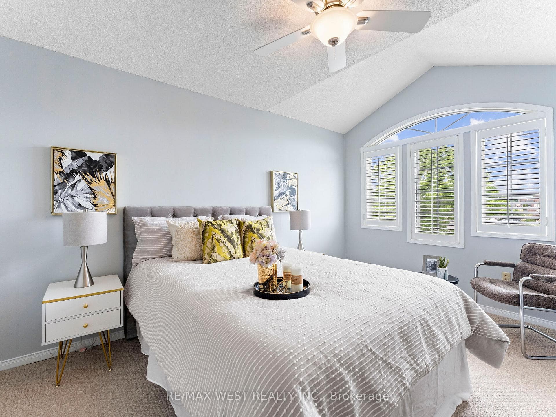 1608 Autumn Crescent photo 18