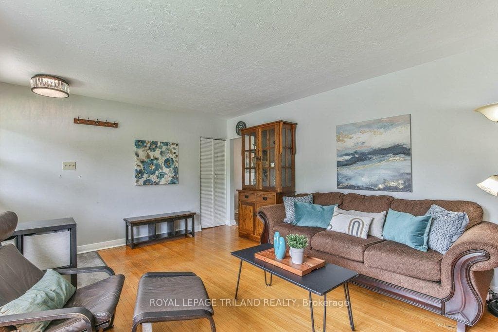 439 BEACHWOOD Avenue photo 8
