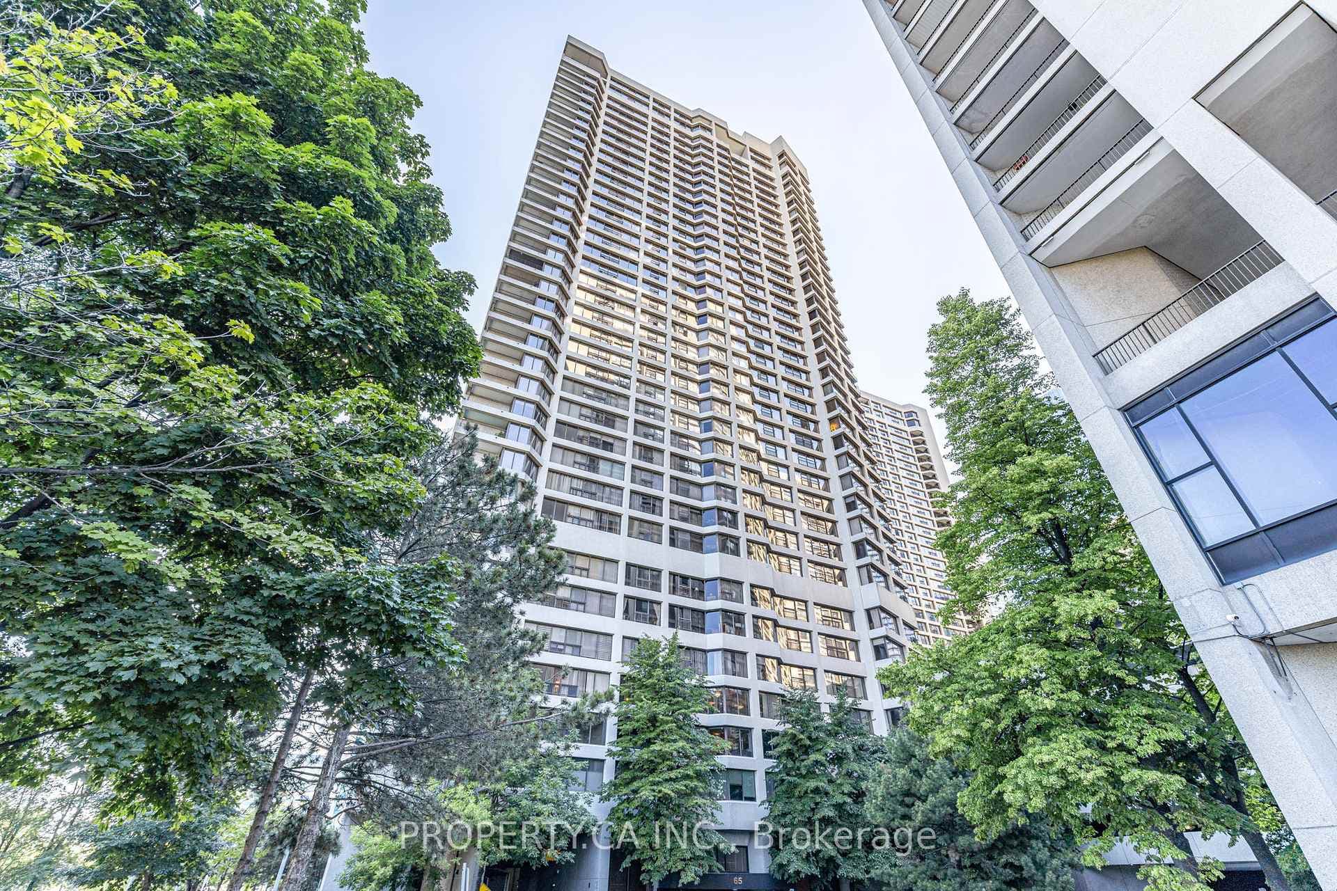 65 Harbour Square Unit 3209 photo 2