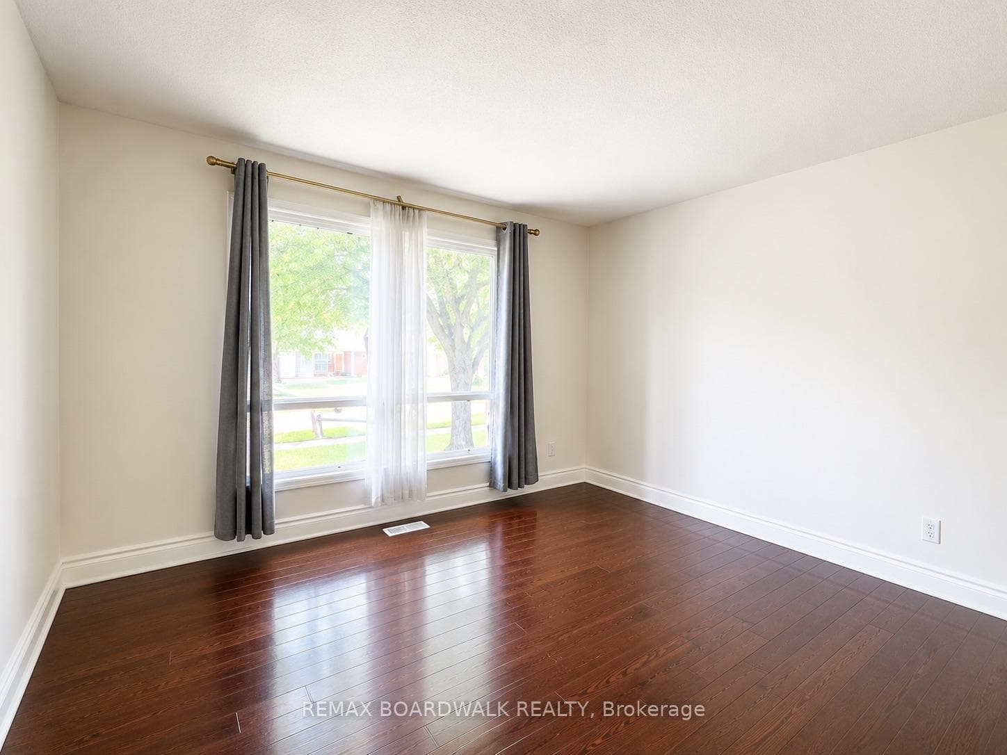 222 Castlefrank Road Unit 1 photo 8