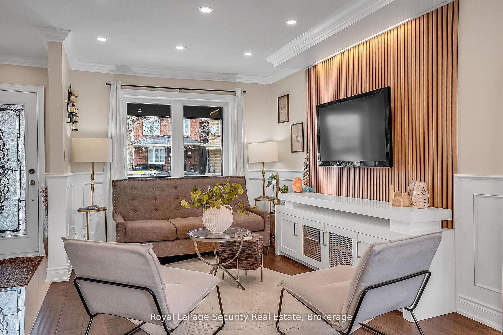 67 Northland Avenue photo 9