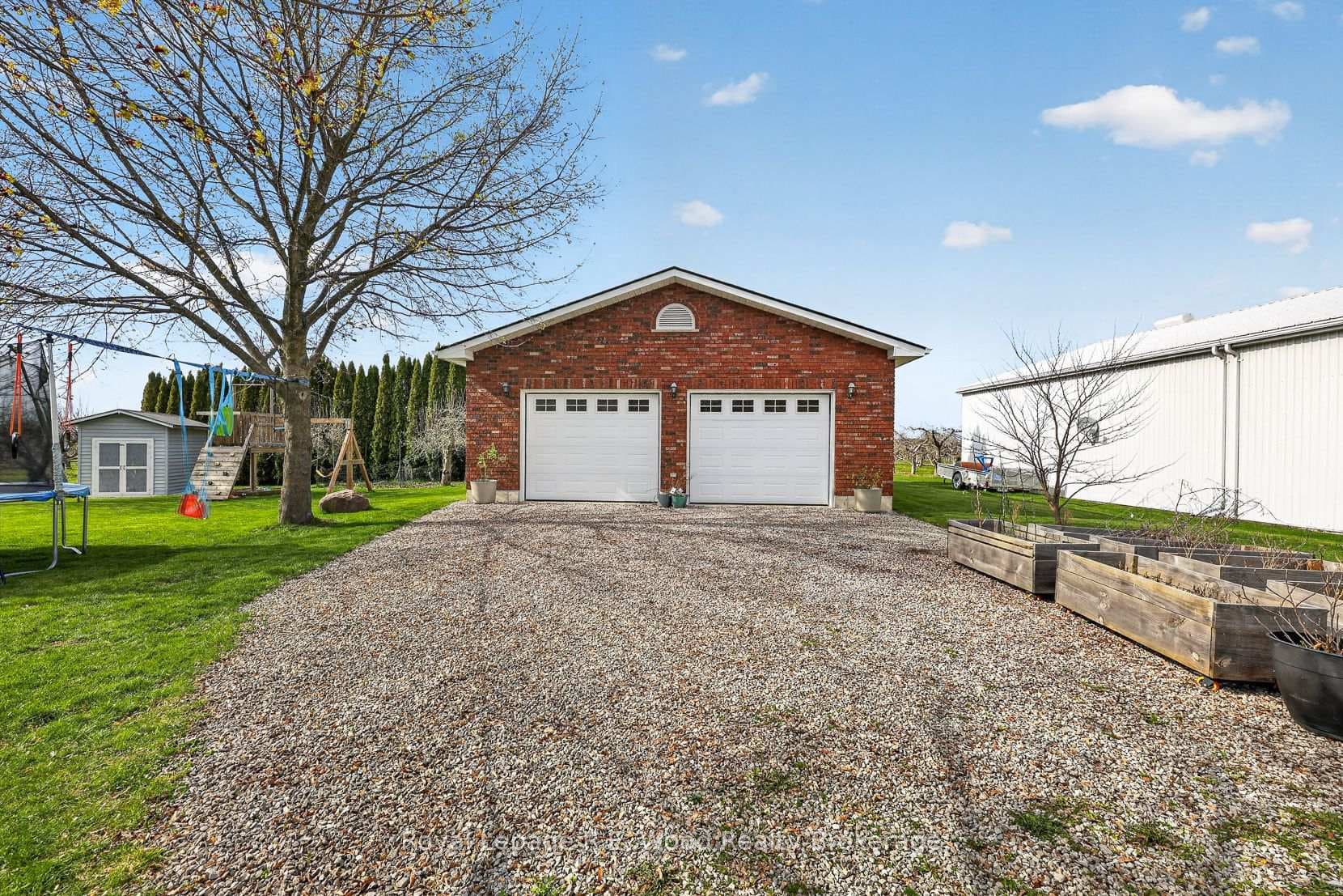 917 Norfolk County Road 19 Road photo 4