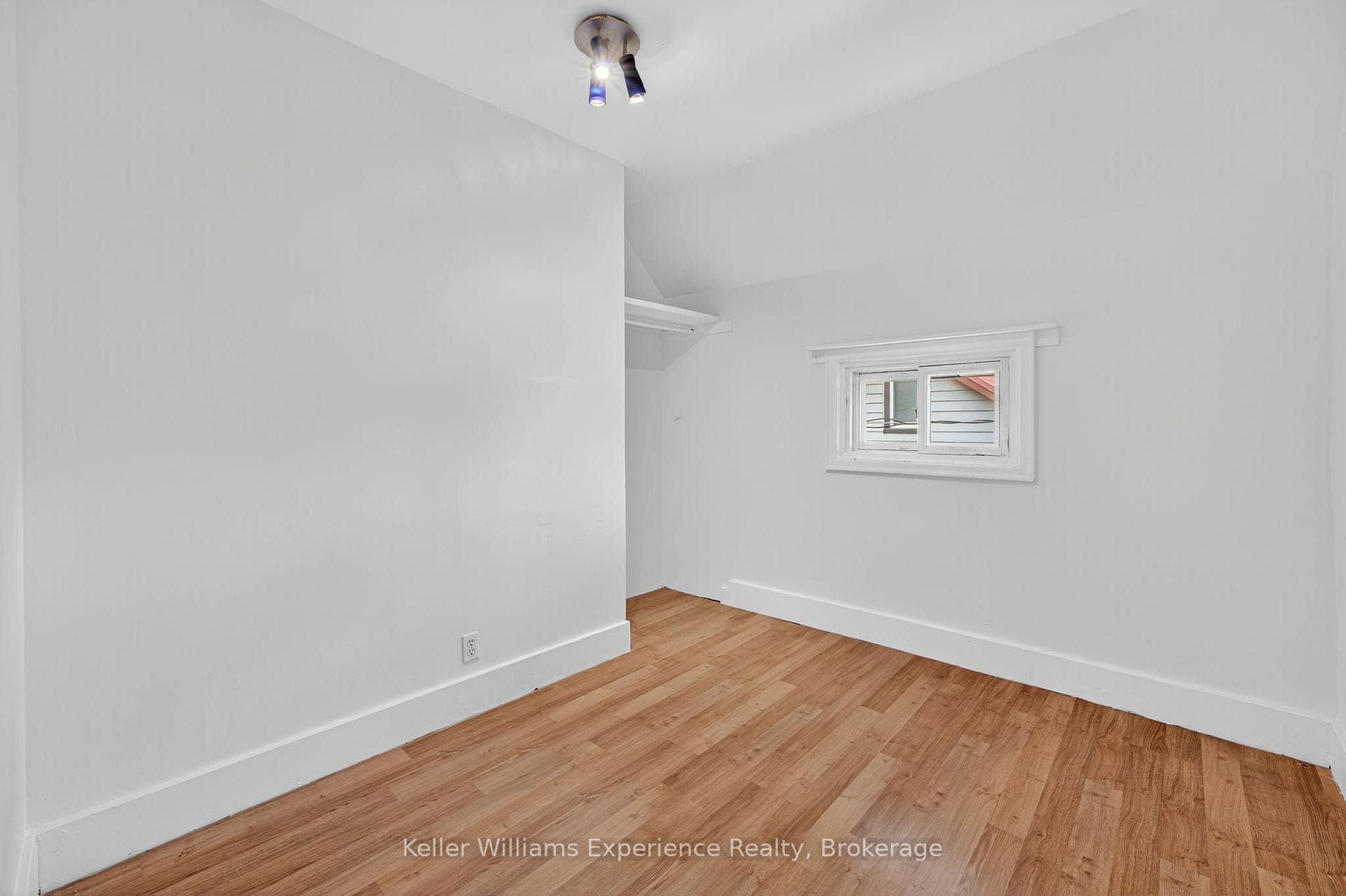 300 Harvey Street photo 18