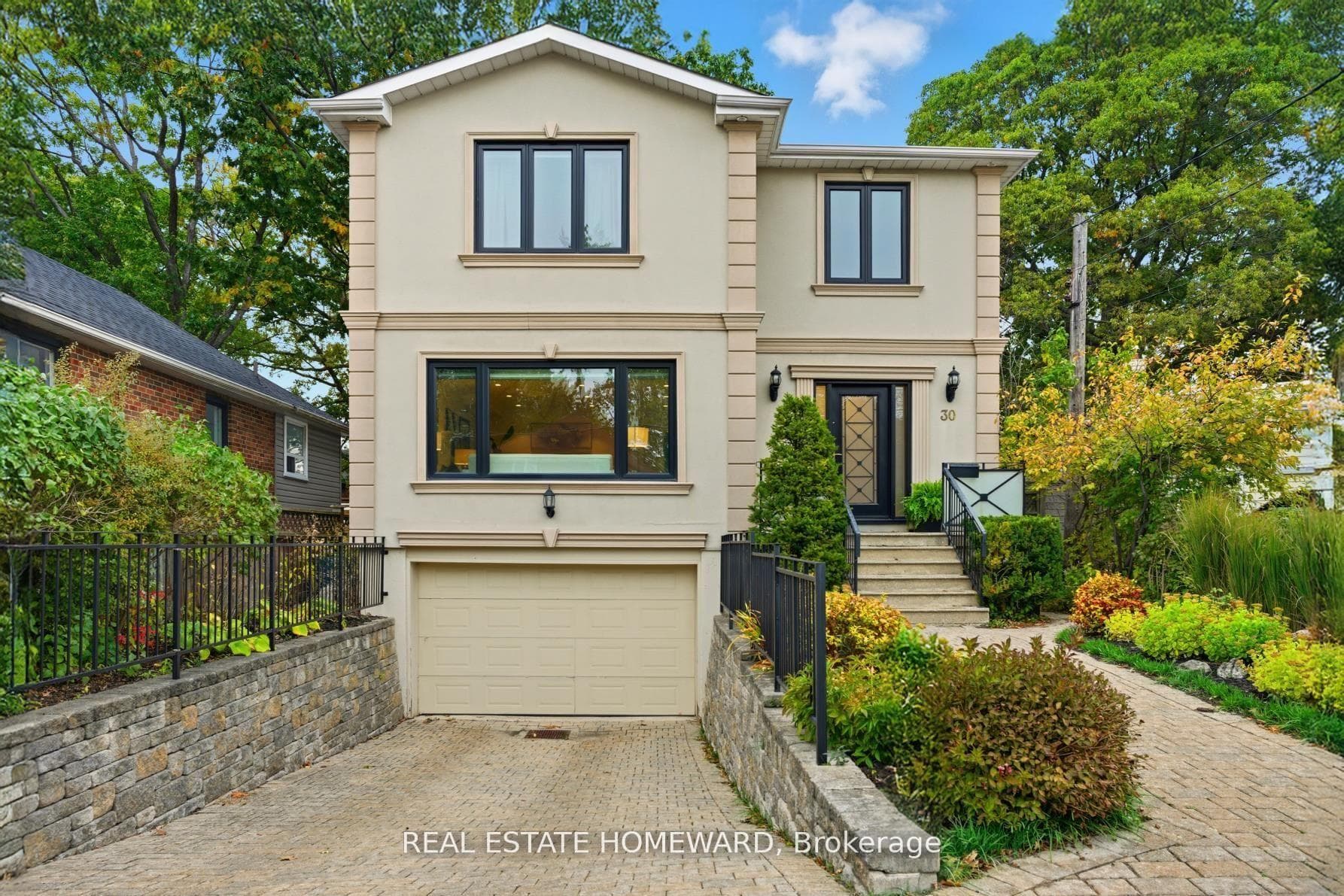 30 Lynn Road photo 1