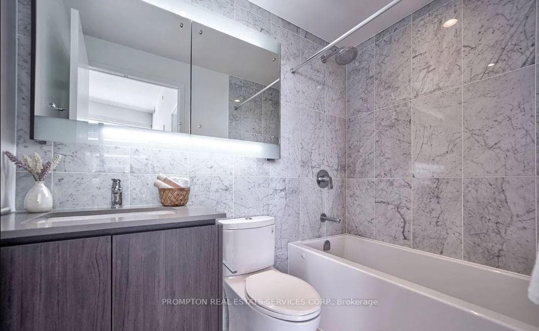 115 Mcmahon Drive Unit 3205 photo 6