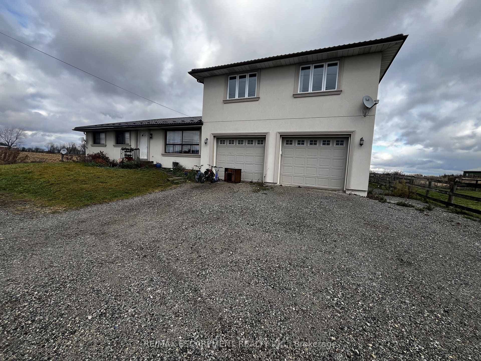 8861 Trafalgar Road photo 1