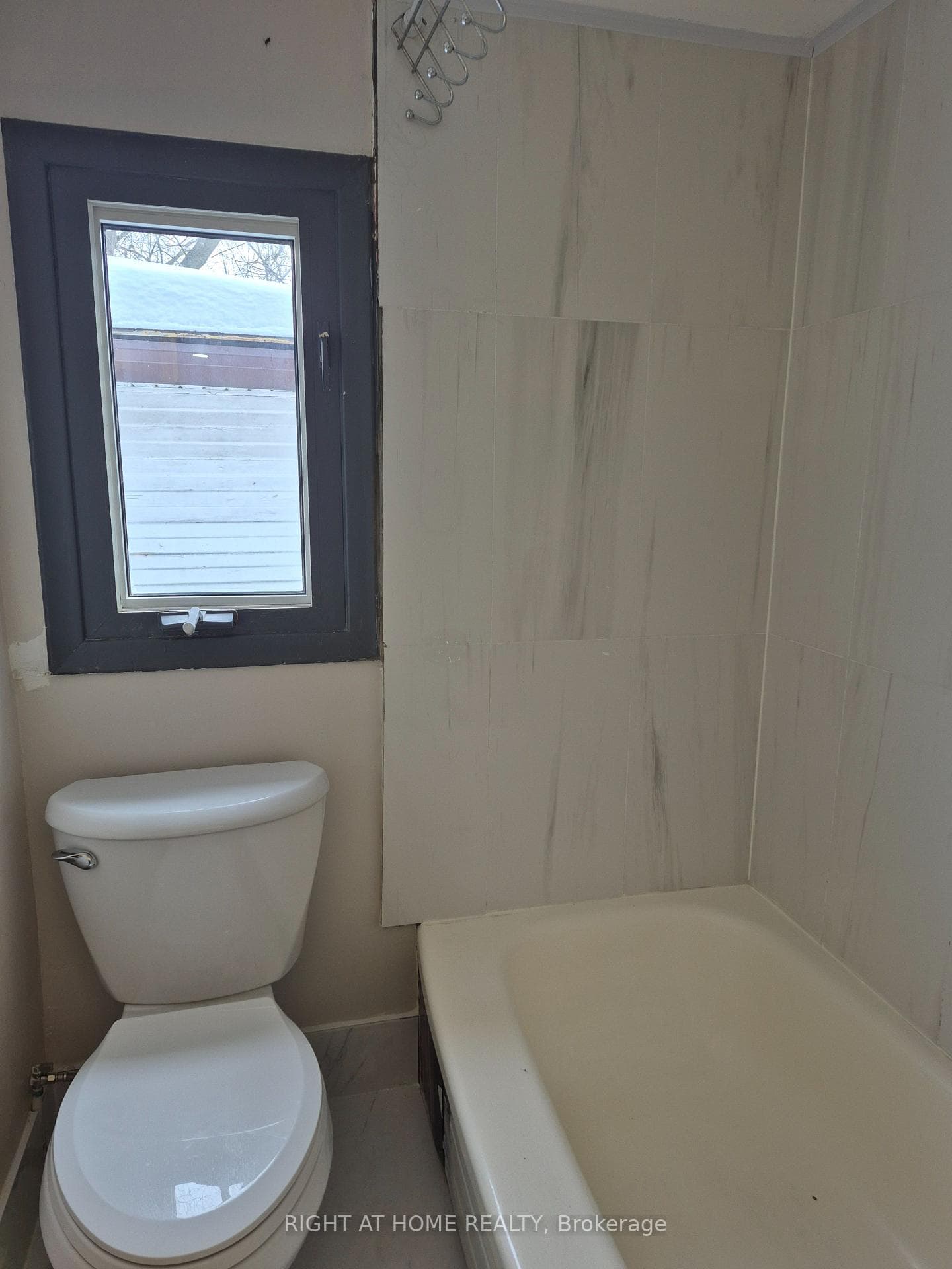 395 Lake Drive photo 18