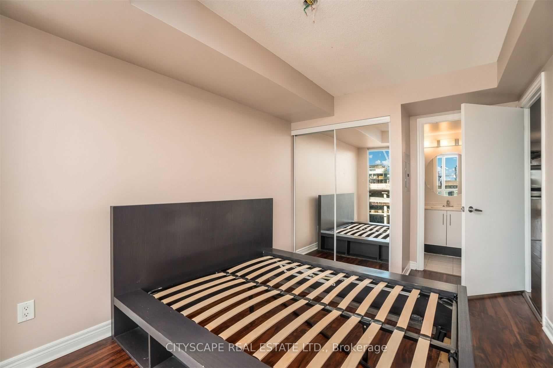 16 Yonge Street Unit 2706 photo 6