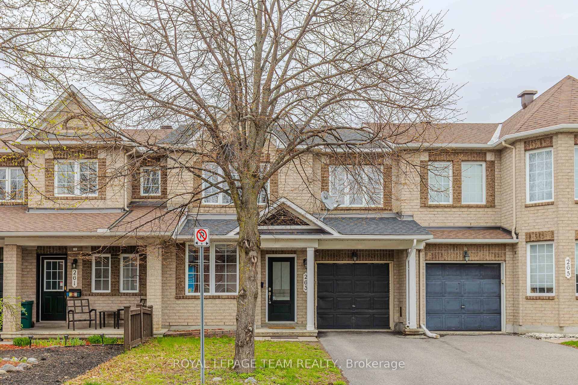 263 Cresthaven Drive photo 1