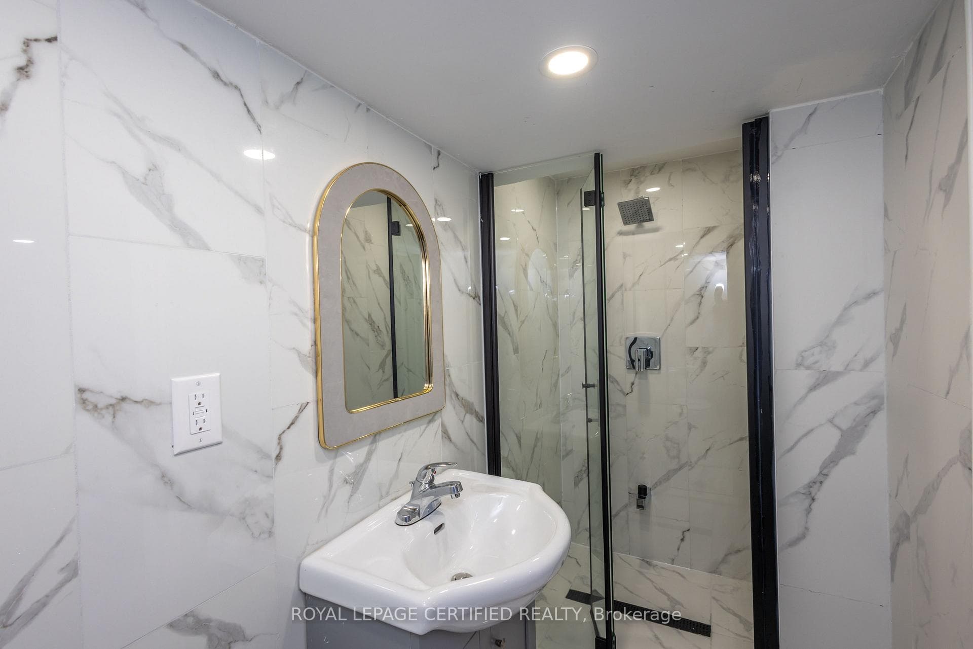 111 Limeridge Road photo 42