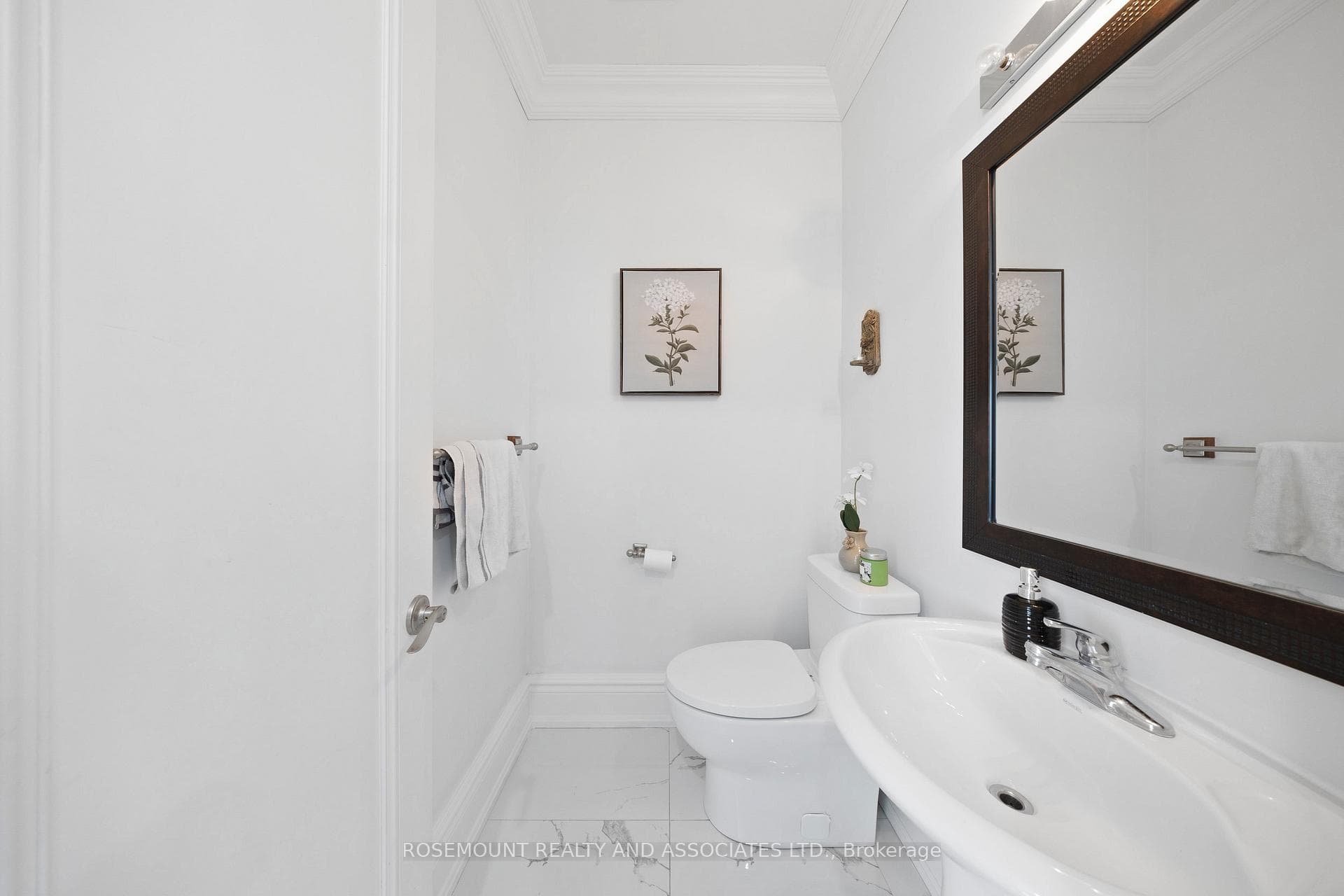 6 Isabella Garden Lane photo 12