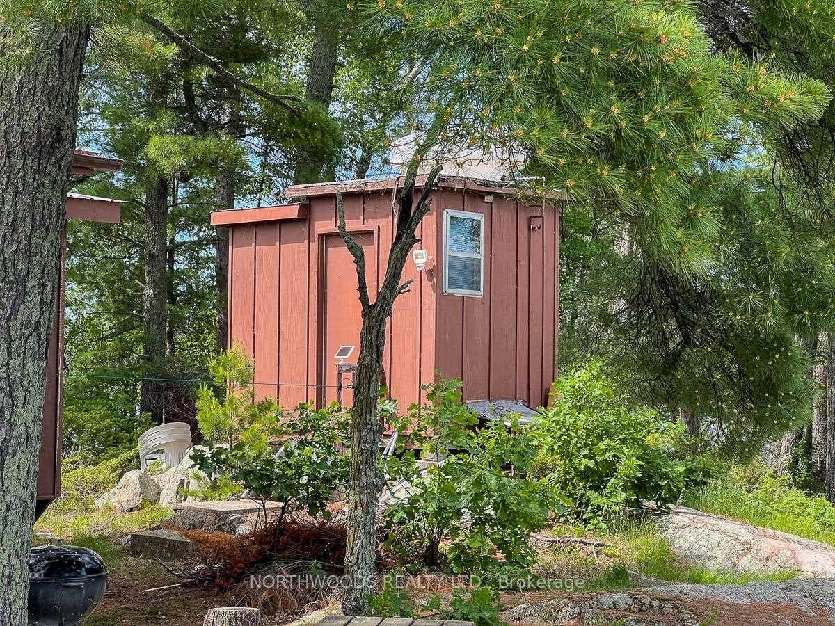 Island G2261 photo 33