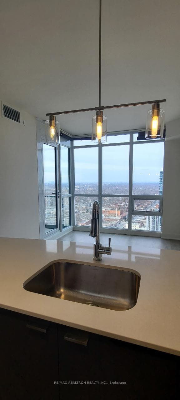 30 Roehampton Avenue Unit 2907 photo 6