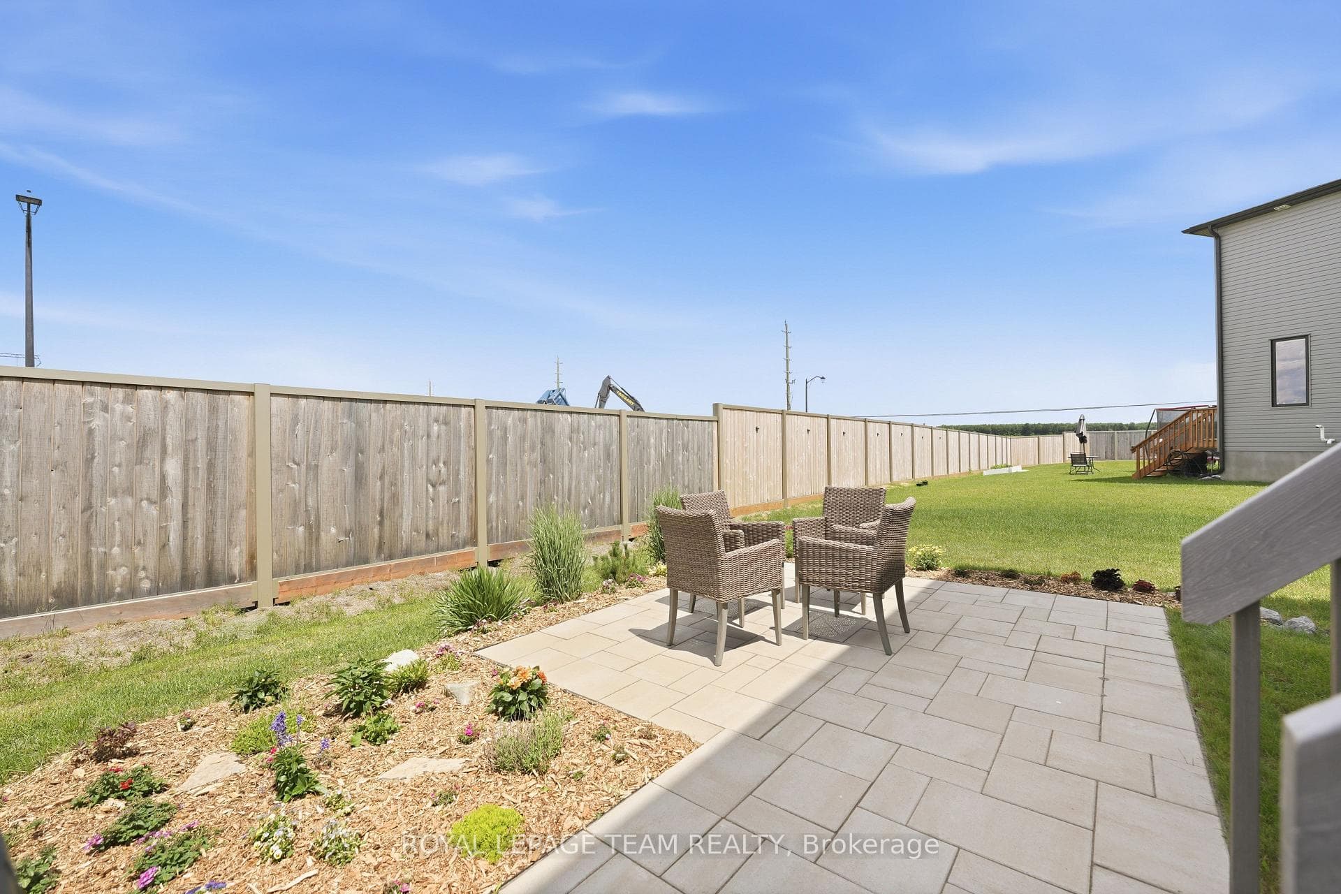 715 Maverick Crescent photo 41