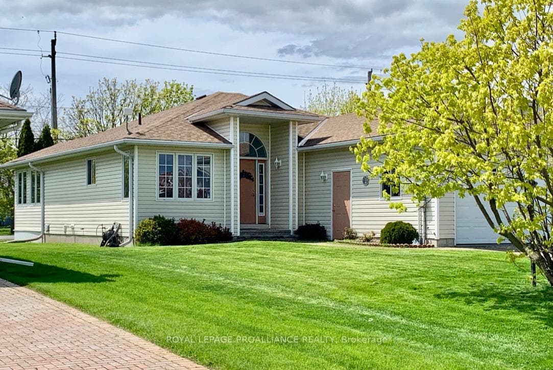 25 Maplehurst Crescent photo 3