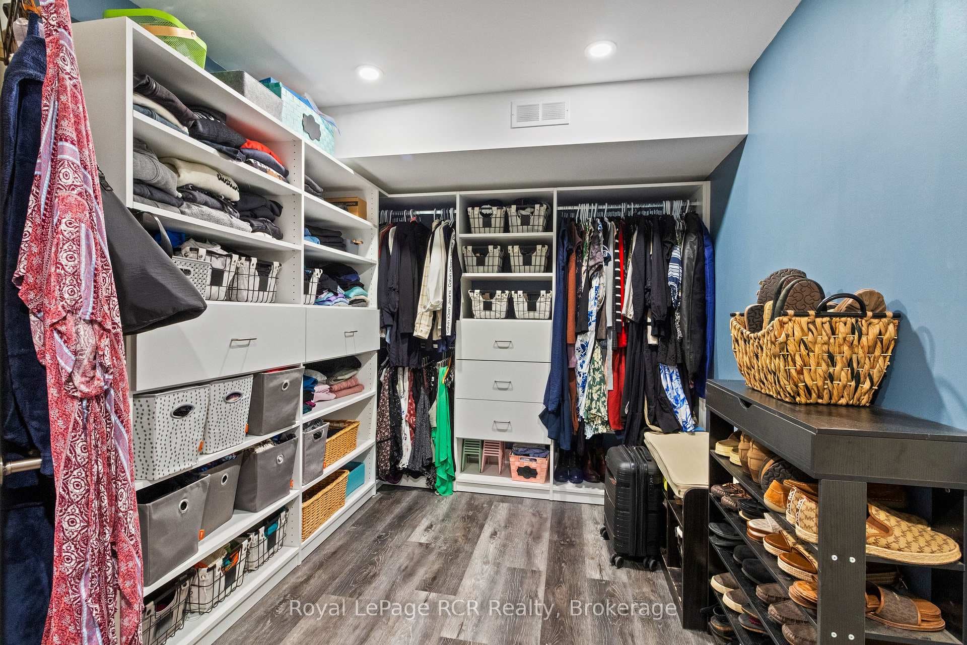 724 Elgin Street photo 36