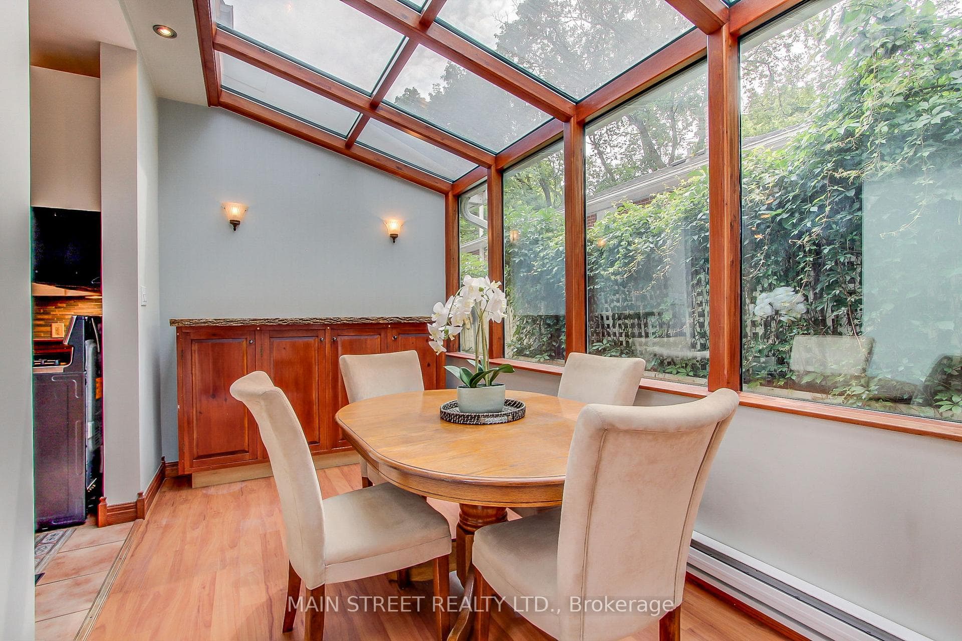 422 Tecumseth Street photo 10