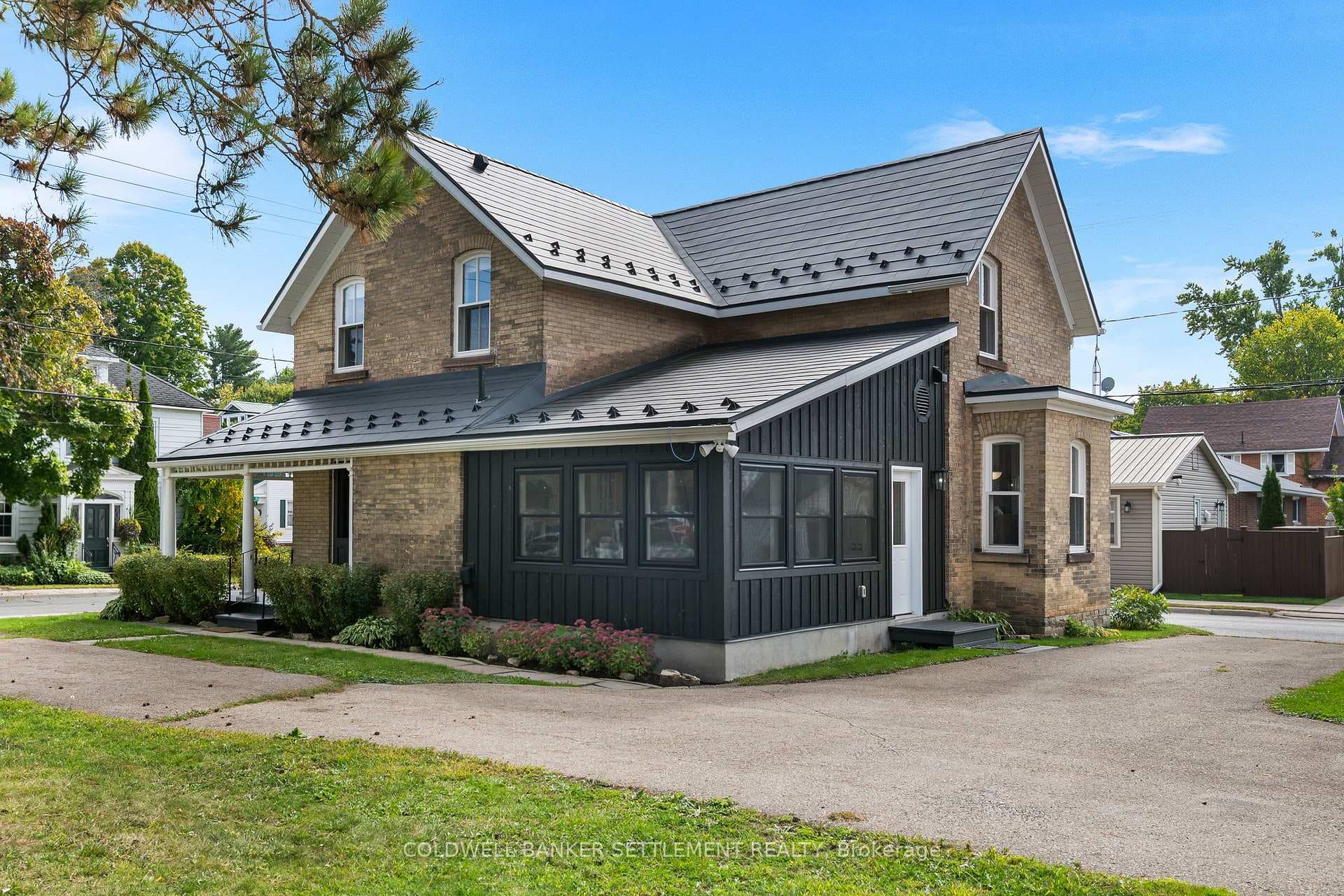 Maibec Siding on sunroom