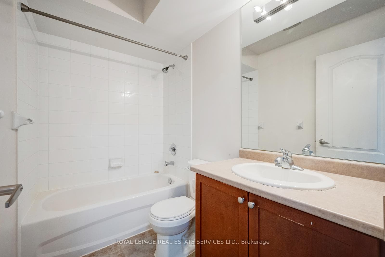 3185 Boxford Crescent Unit 7 photo 38