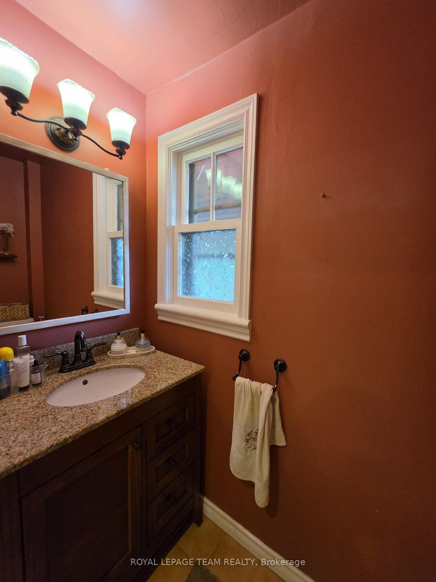 1247 Summerville Avenue photo 12
