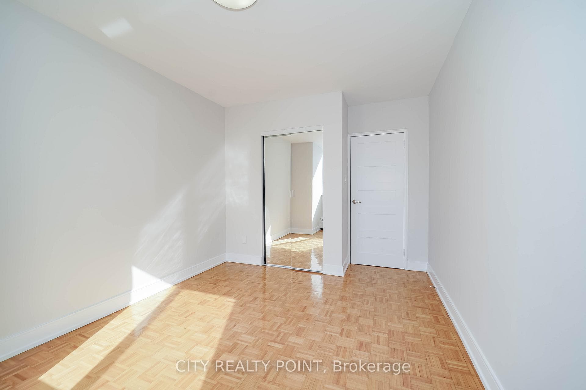 10 Shallmar Boulevard Unit 203 photo 19