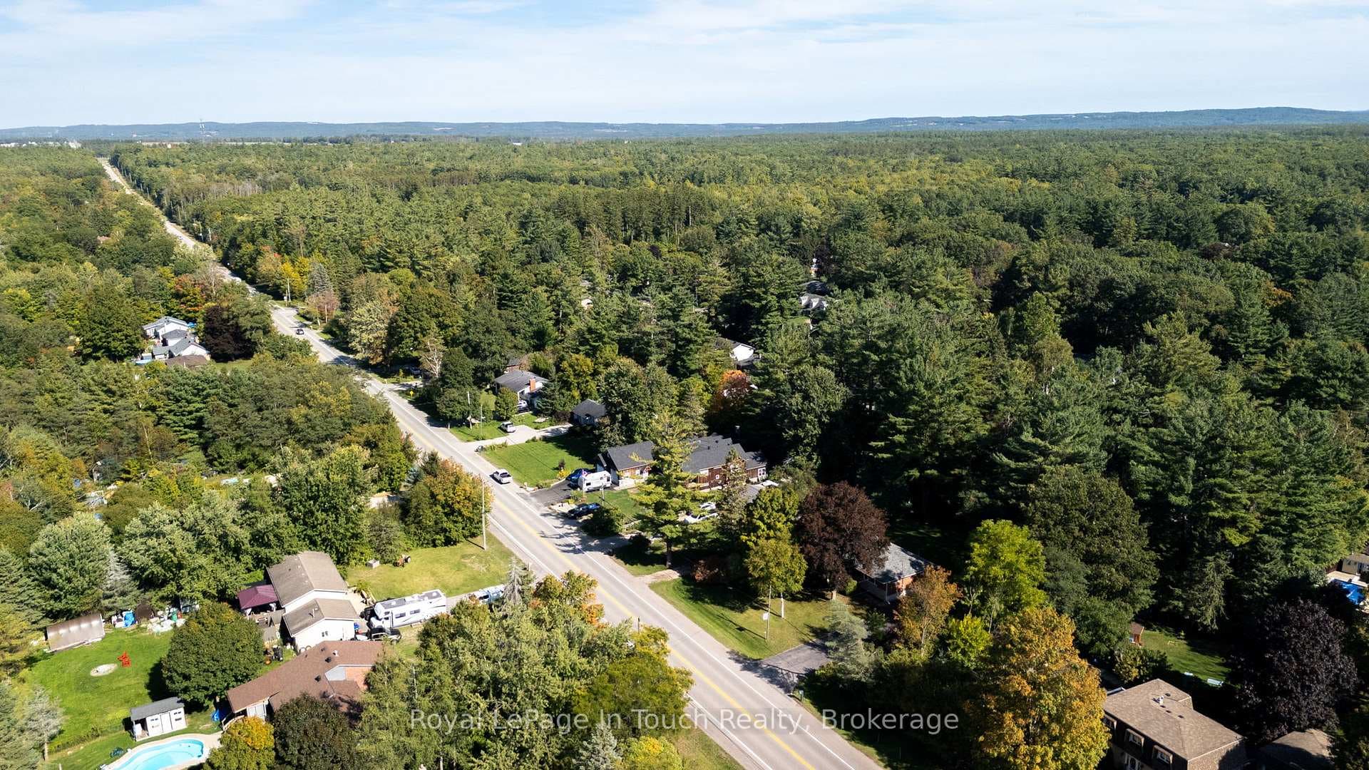3957 Horseshoe Valley Road photo 40