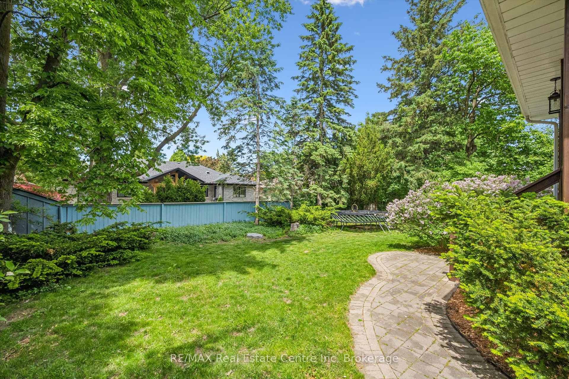 11 Floral Drive photo 36