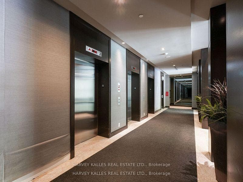 18 Yorkville Avenue Unit 1305 photo 4