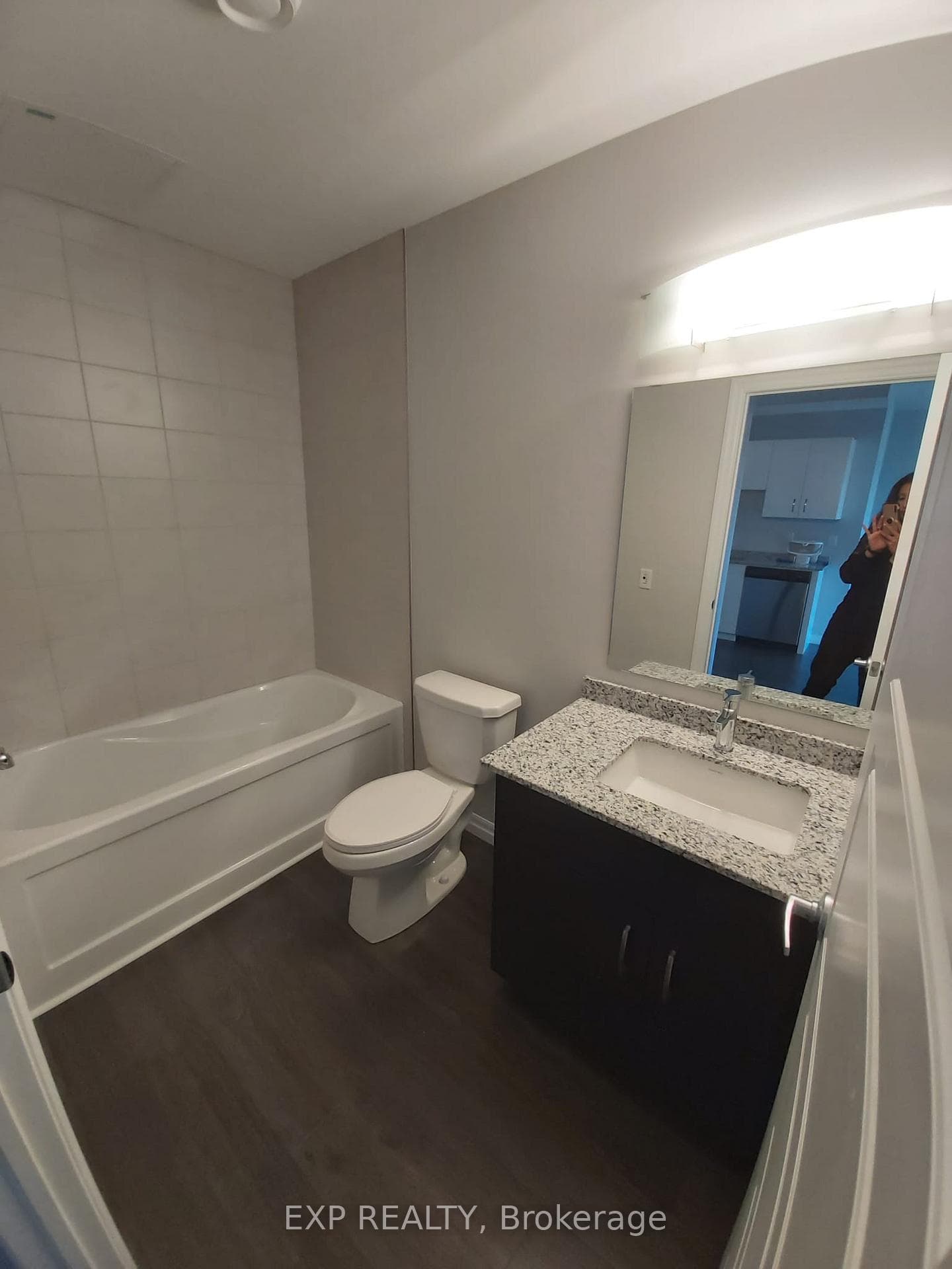 35 Kingsbury Square Unit 303 photo 4