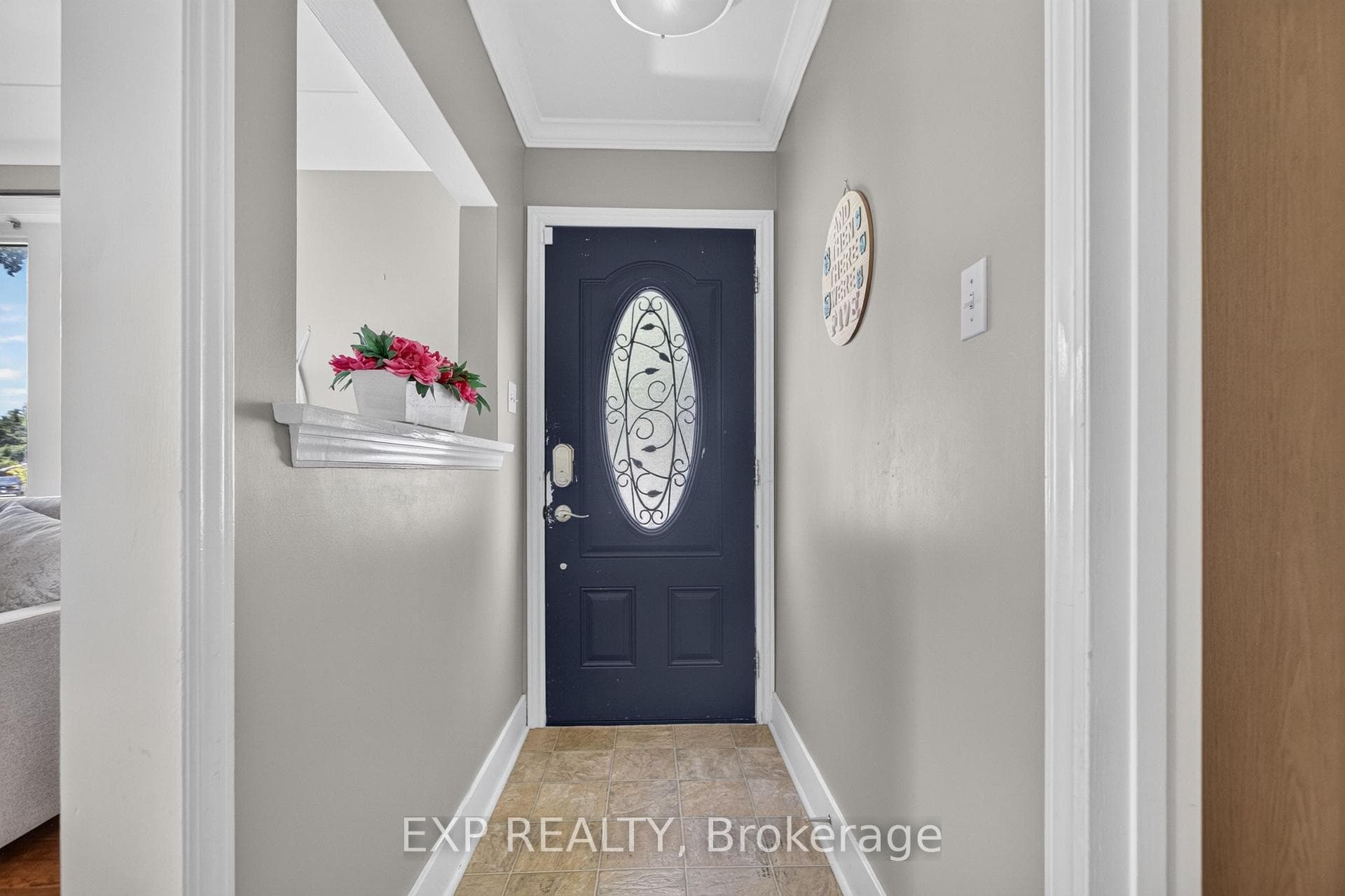 531 Philip Crescent photo 6