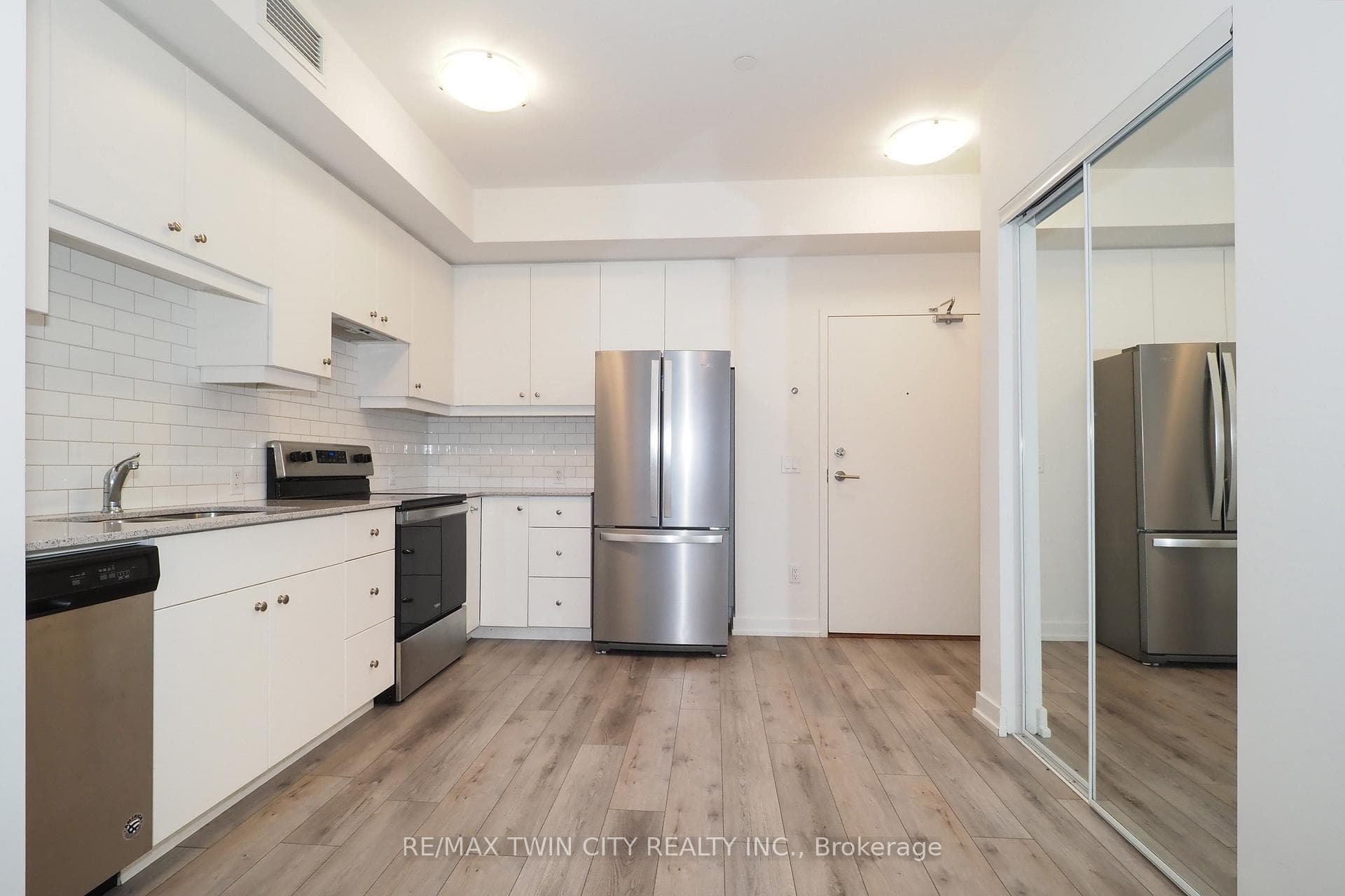 255 Northfield Drive Unit 305 photo 10