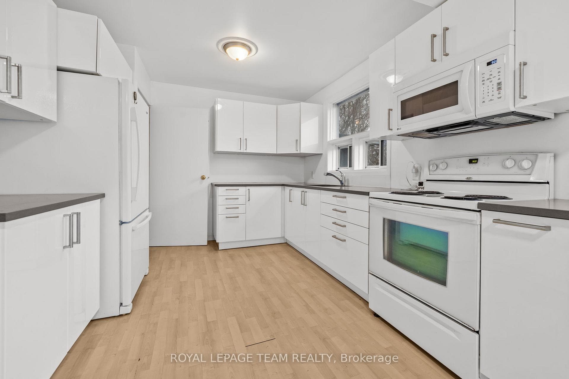 6264 Perth Street photo 9