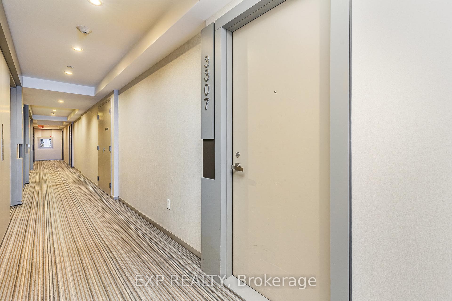 159 Dundas Street Unit 3307 photo 2