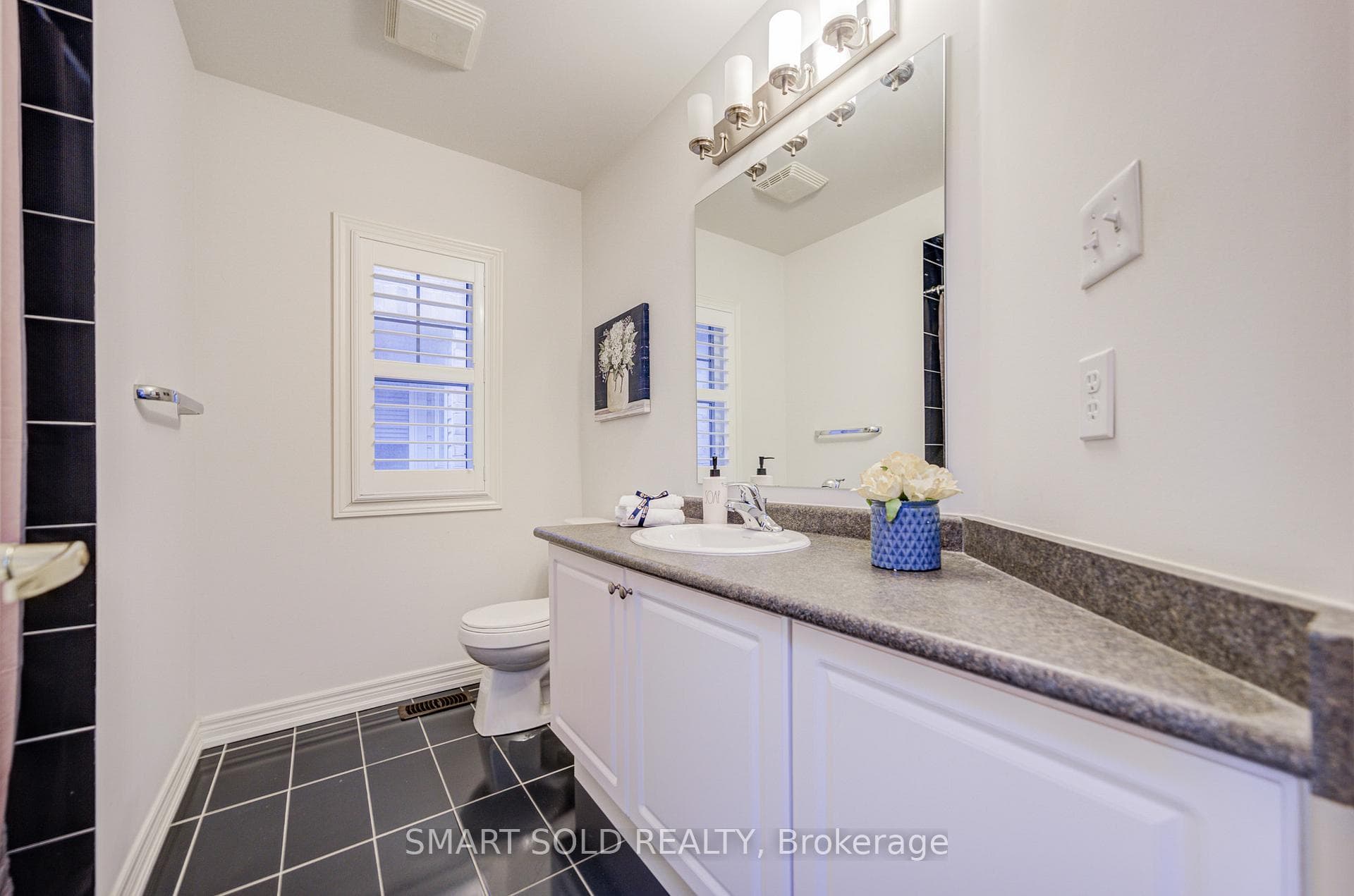 102 William Bartlett Drive photo 41