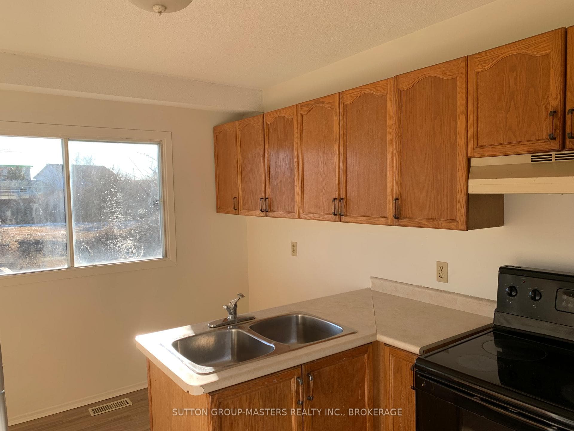 555 Davis Drive photo 5