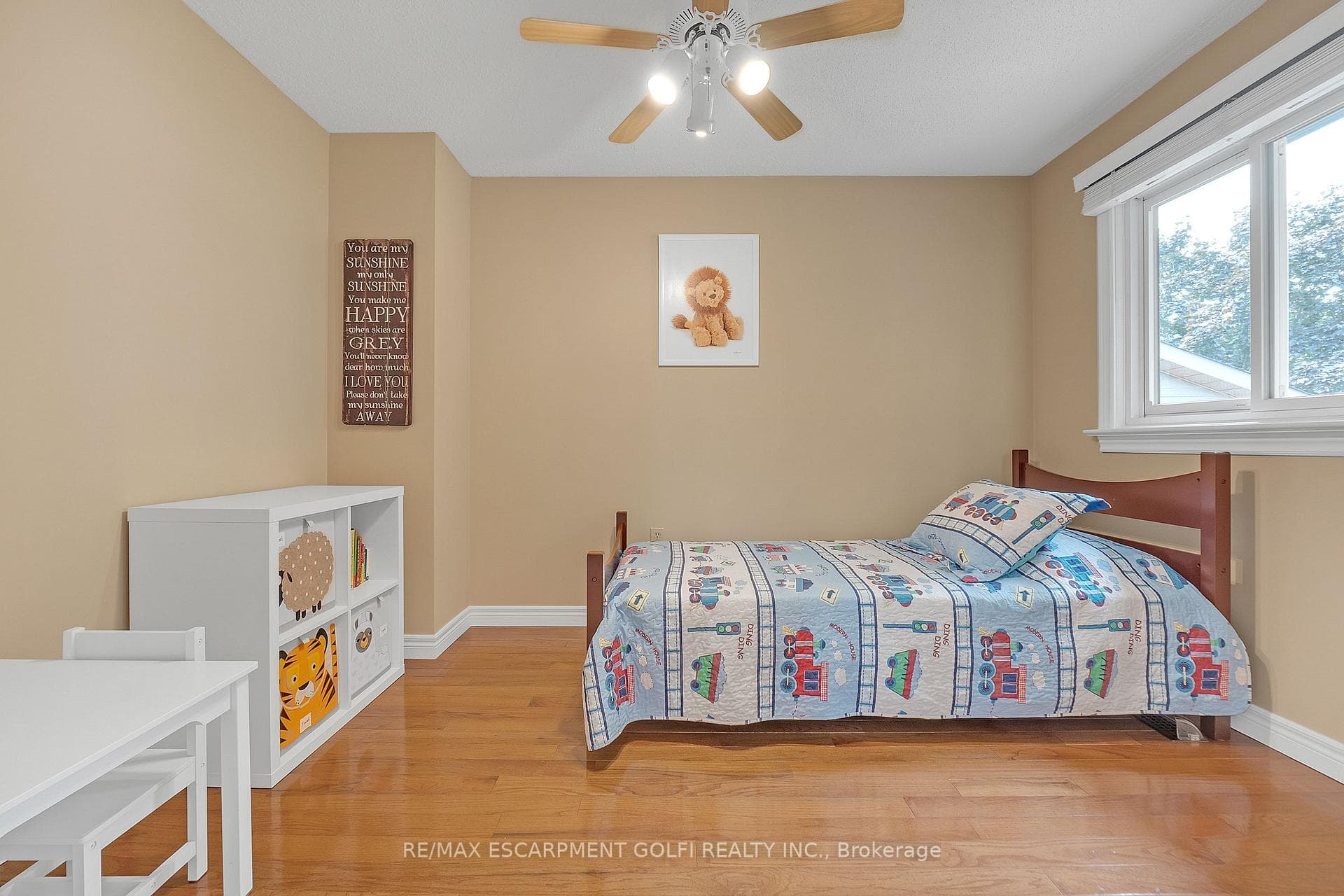 776 Hawkins Crescent photo 21
