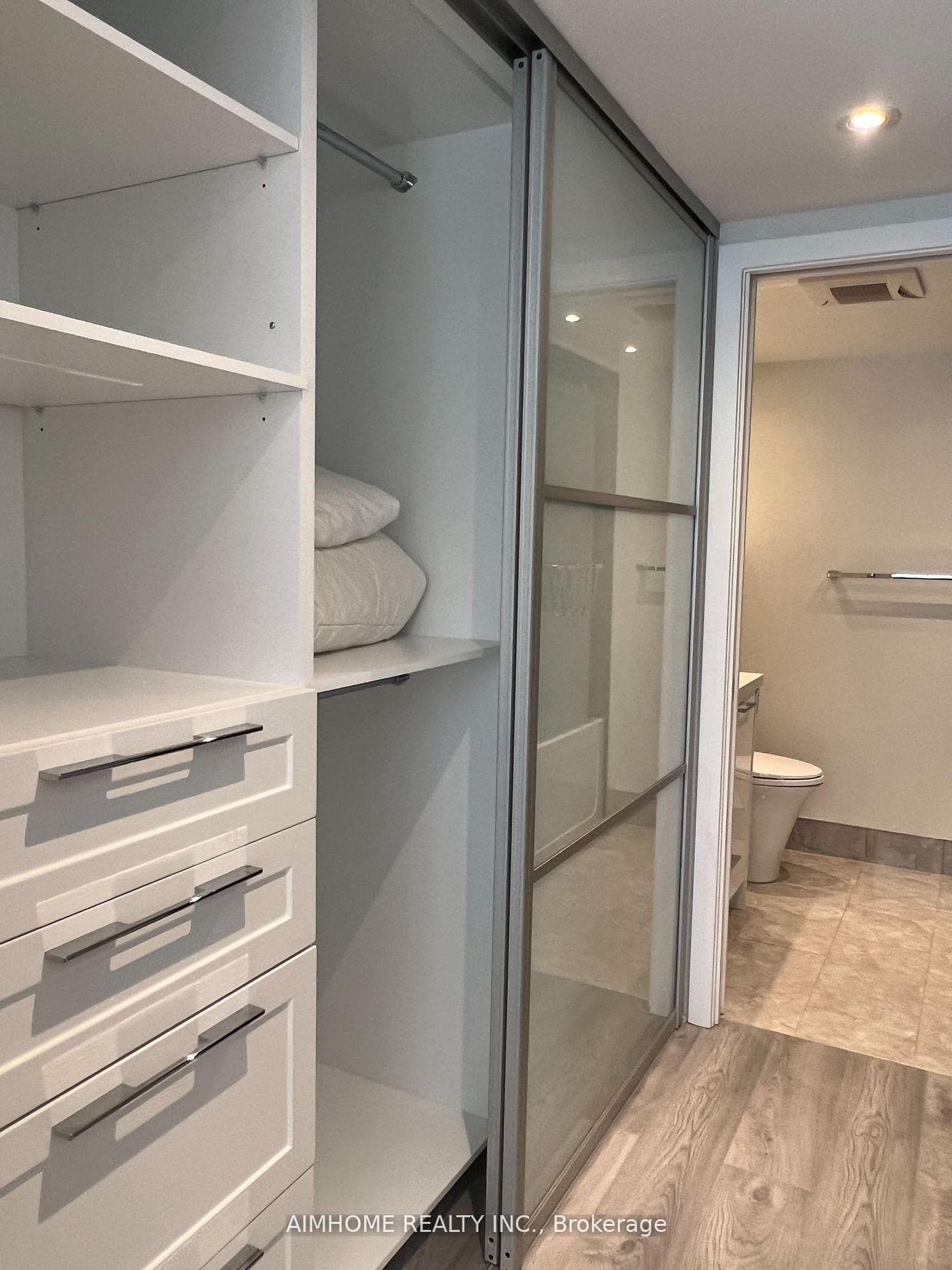 11 St Joseph Street Unit 1506 photo 24