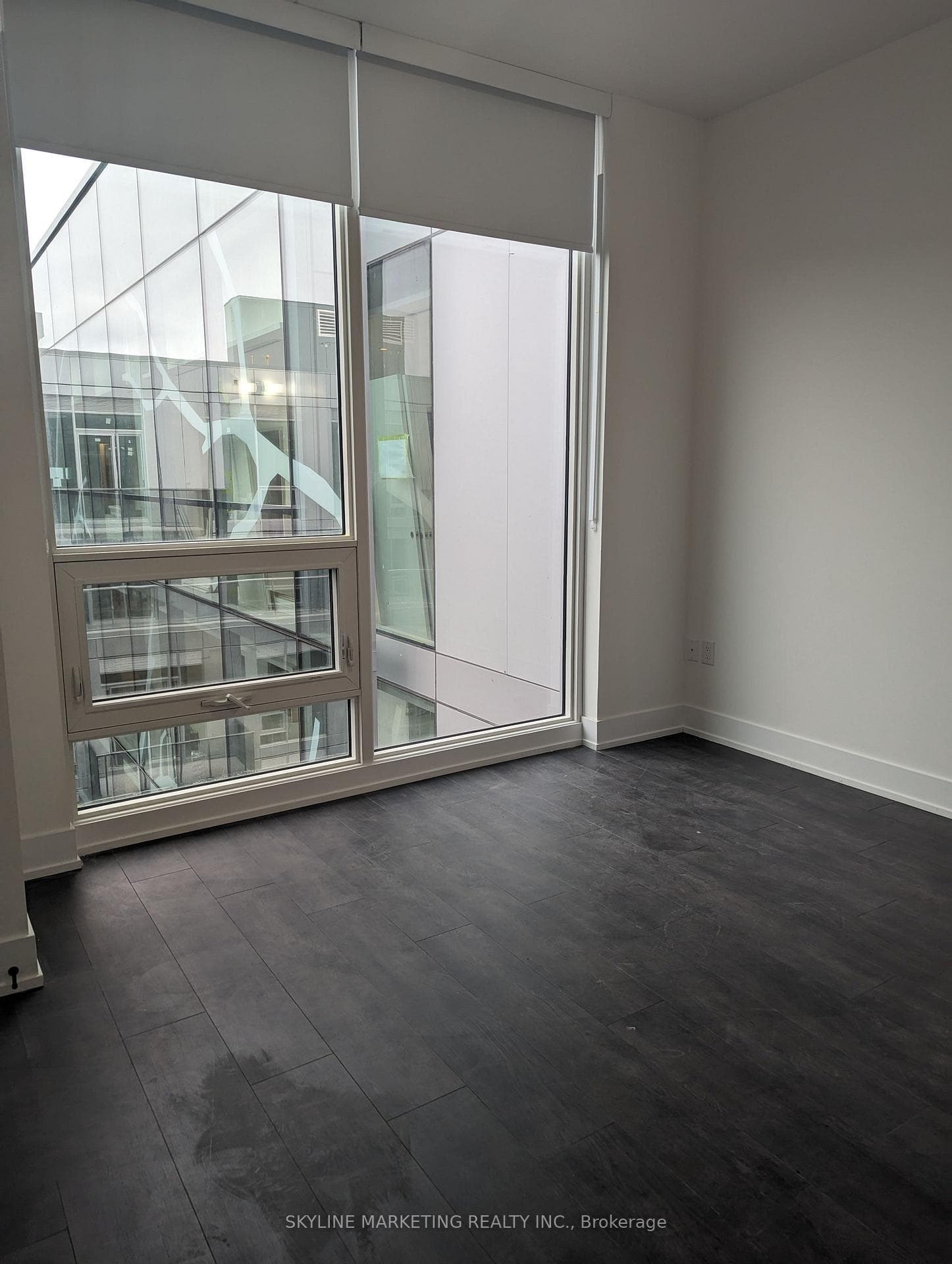 2450 Old Bronte Road Unit 817 photo 9