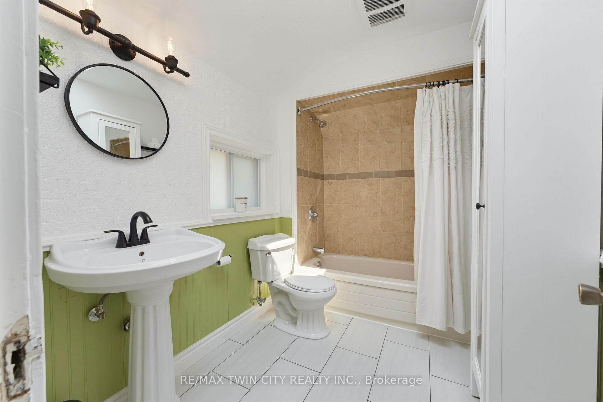 85 Barrie Street photo 18