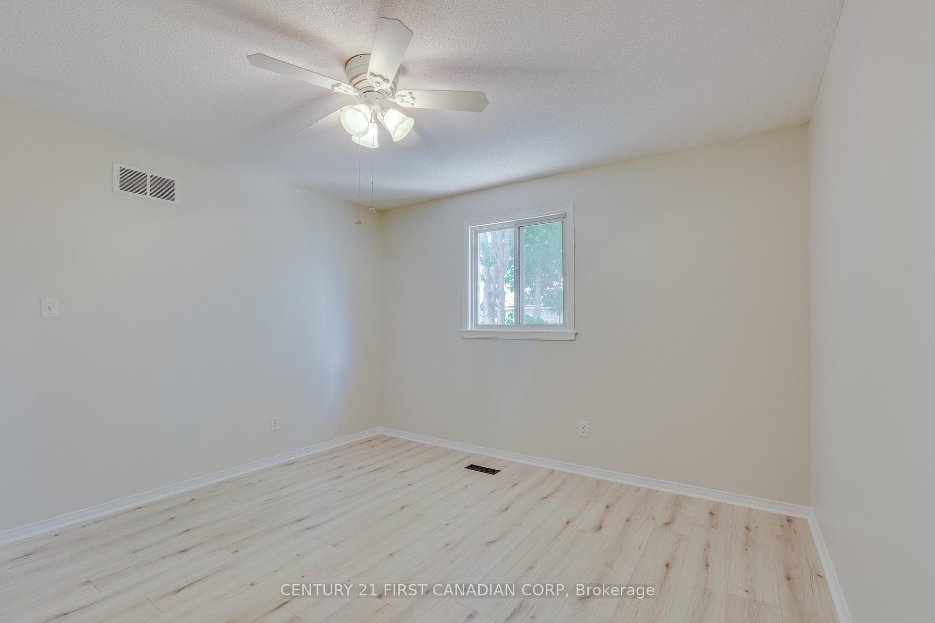 604 Talltree Crescent photo 21