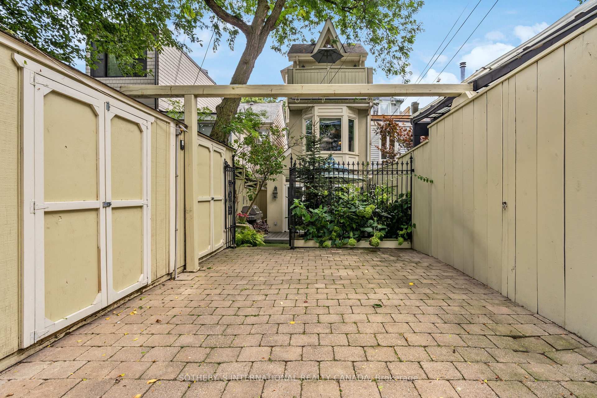 52 Salisbury Avenue photo 31