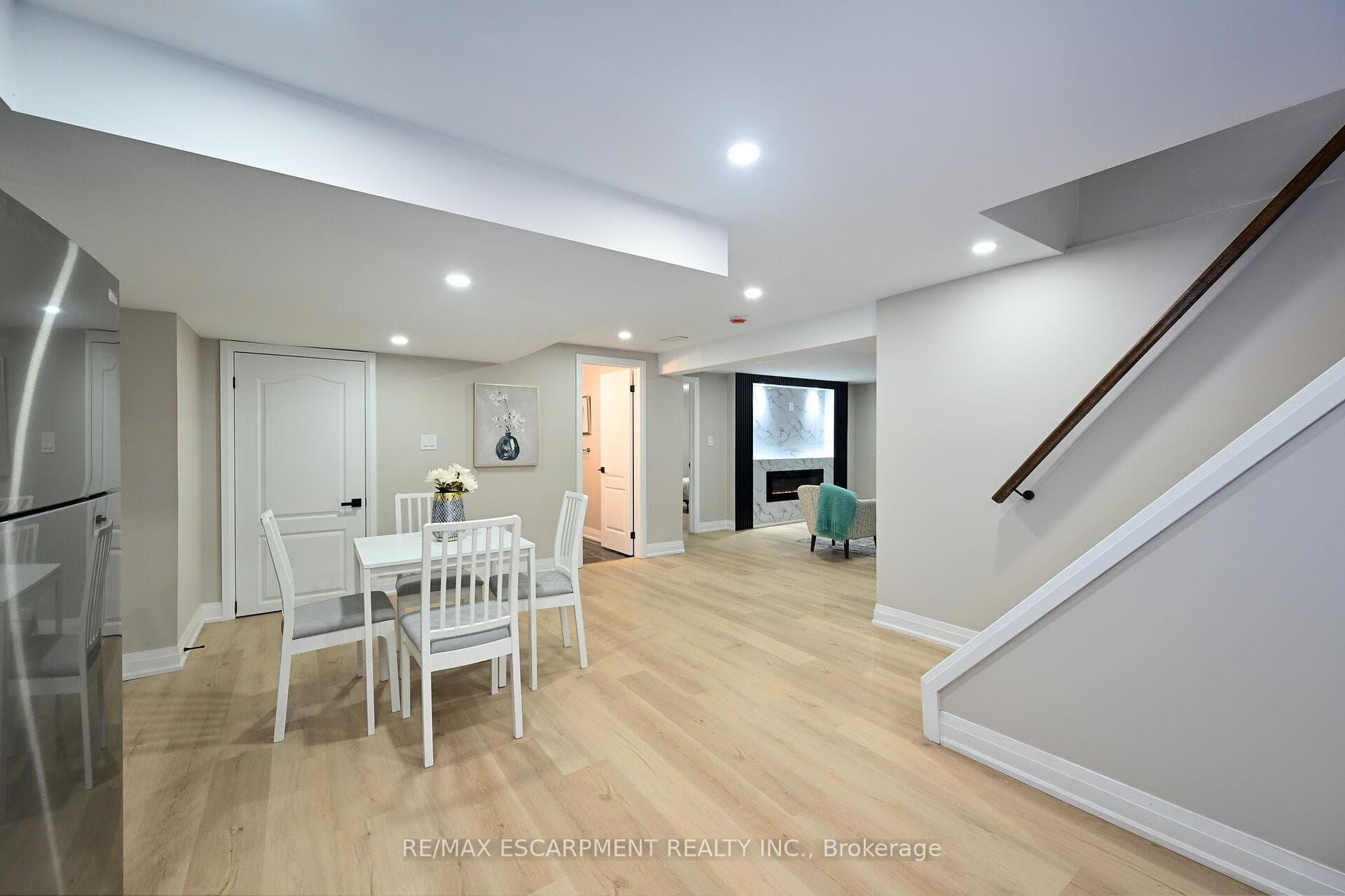 75 Randall Avenue photo 26