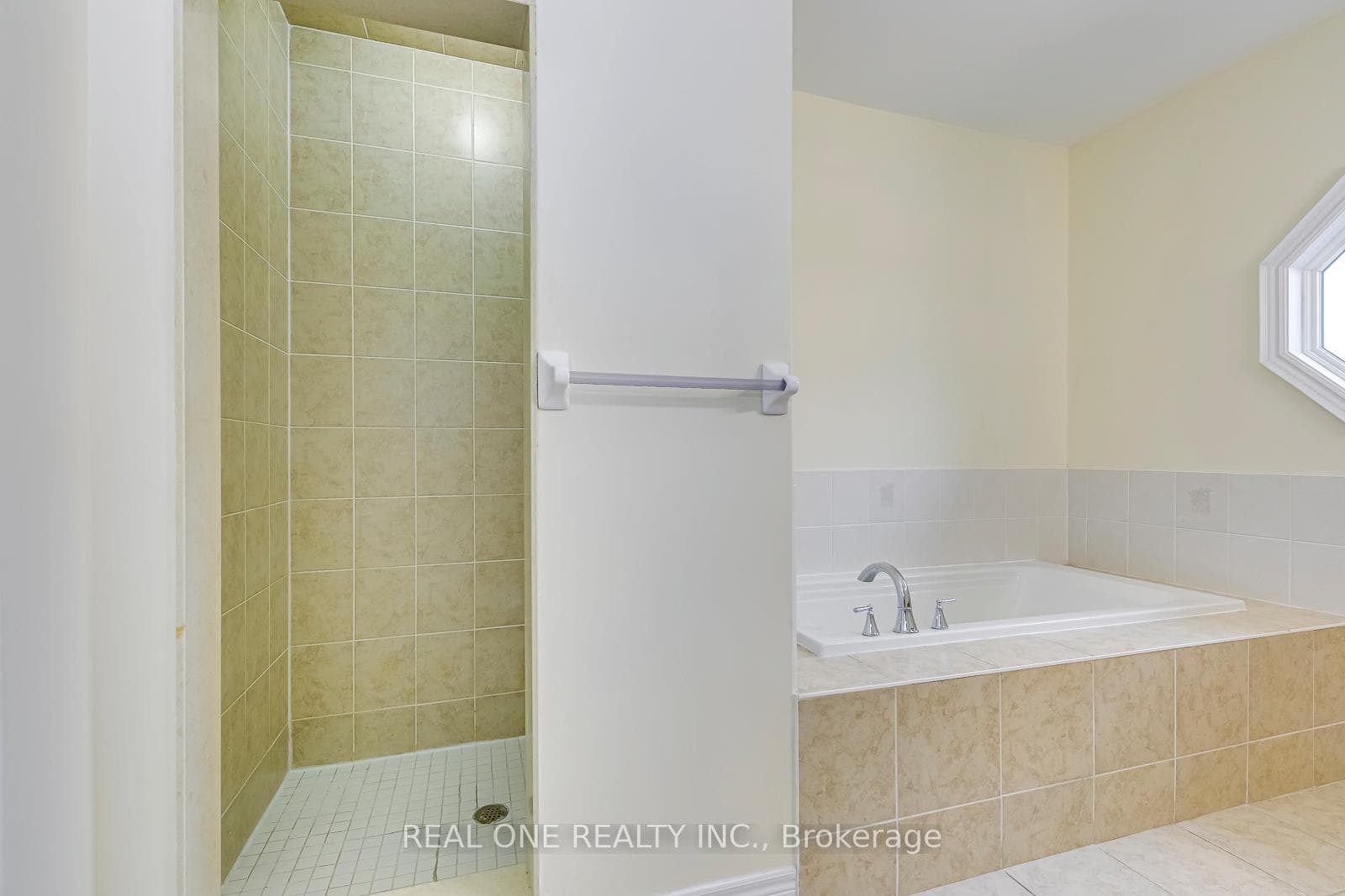 9071 Derry Road Unit 02 photo 35