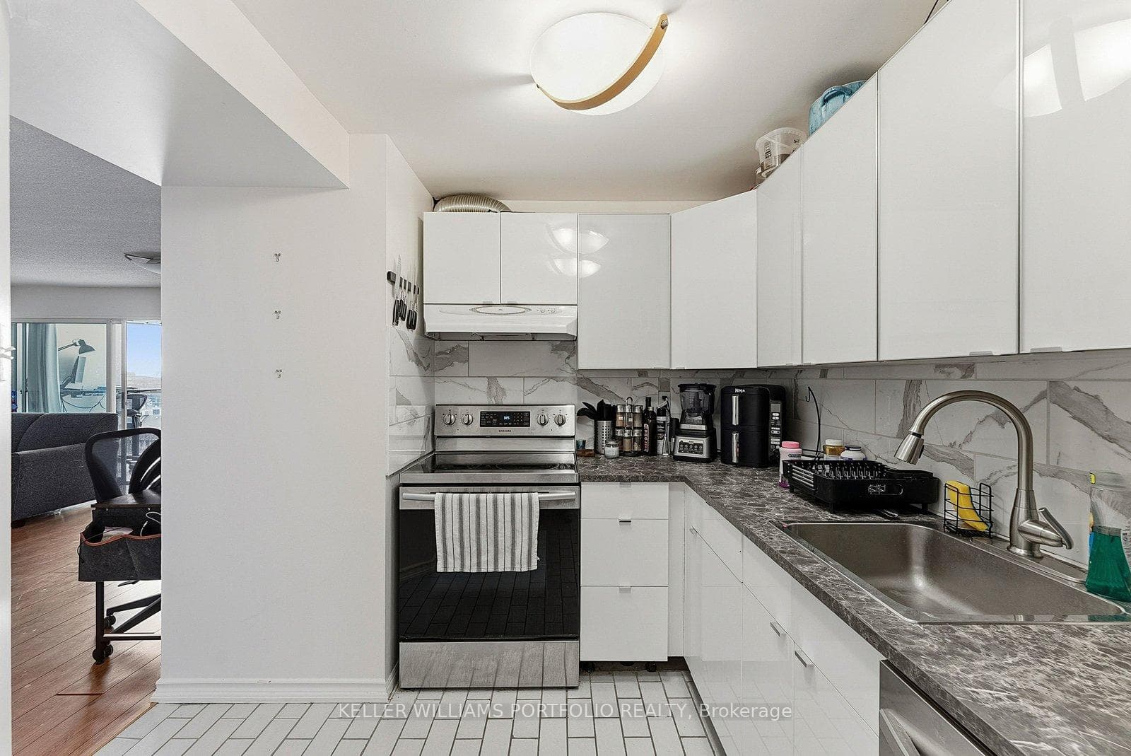 705 King Street Unit 601 photo 12