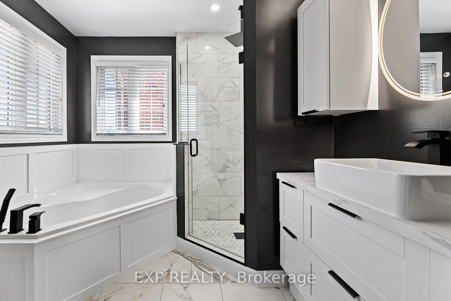 46 Emily Carr Crescent photo 19