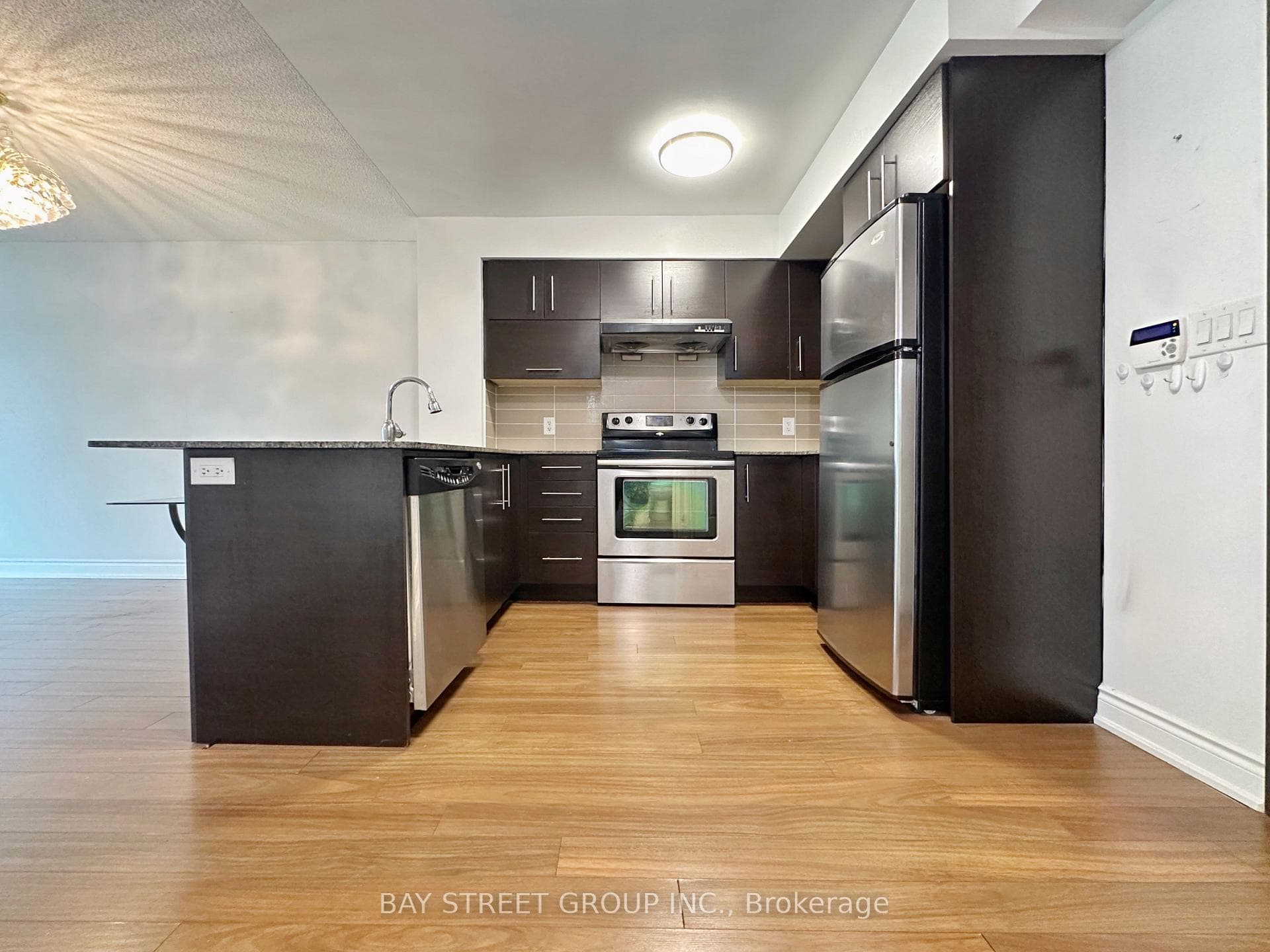 233 South Park Road Unit 207 photo 12