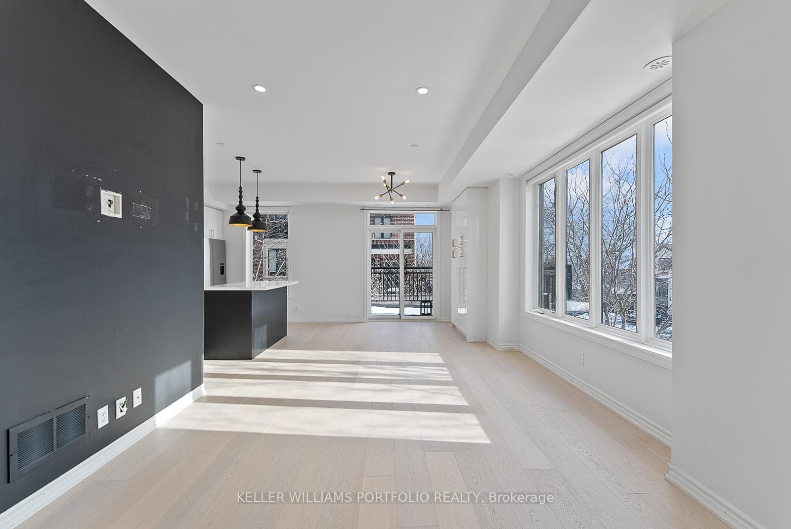 50 Carnation Avenue Unit 131 photo 10