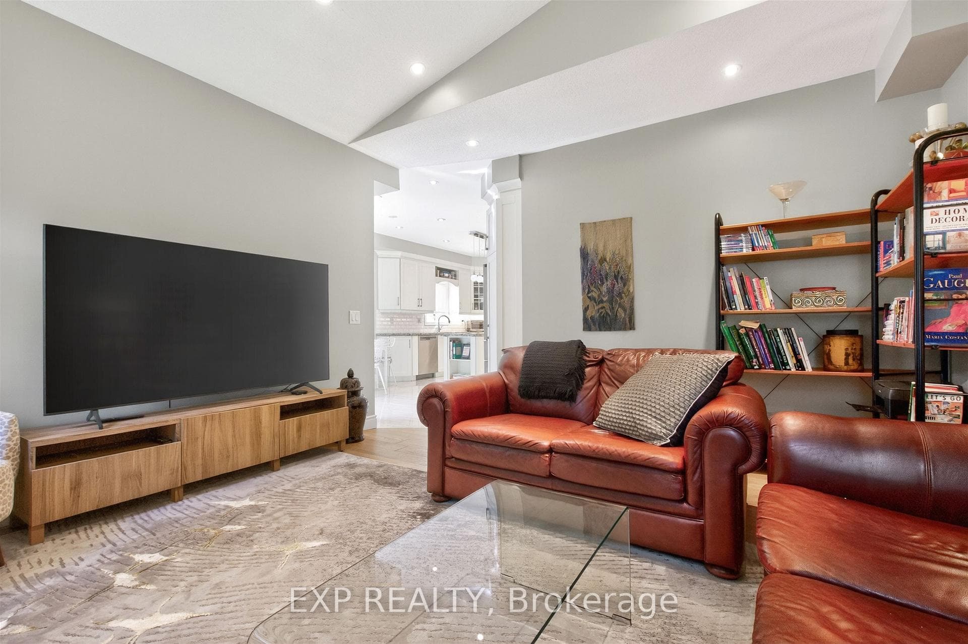 82 Castelli Court photo 17