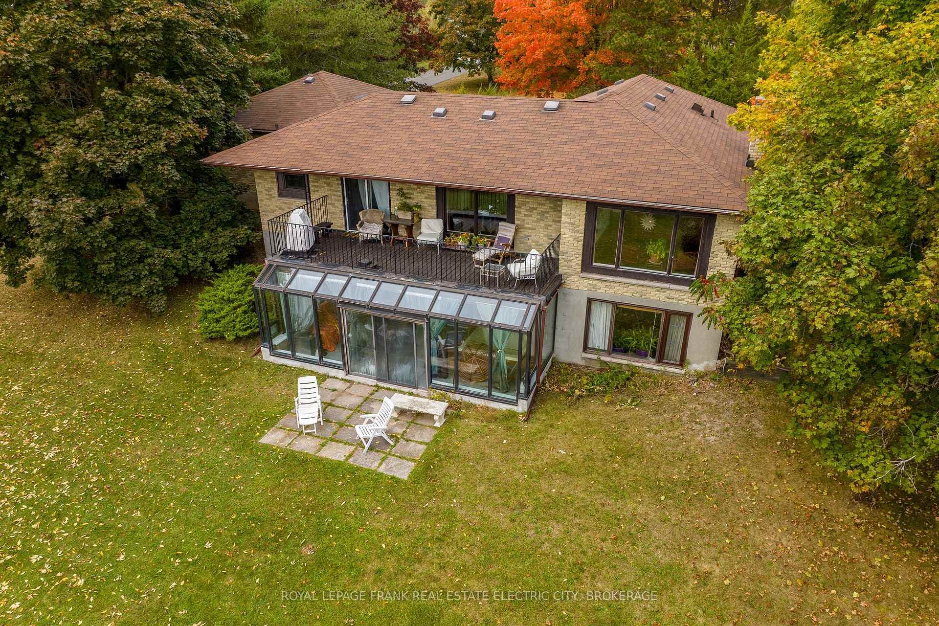 1584 Champlain Drive photo 45